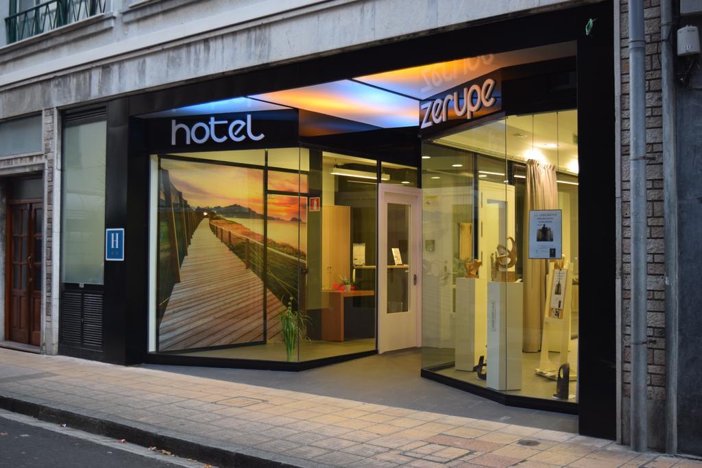 Zerupe Hotel サラウツ エクステリア 写真
